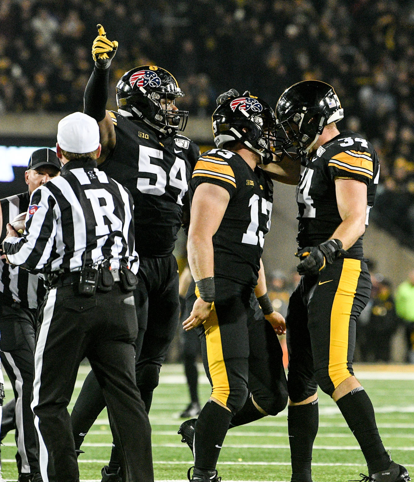 111619-qct-spt-iowa-minn-foot-156a.jpg